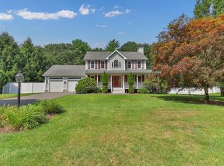 29 Chadderton Way, Middleboro, MA 02346
