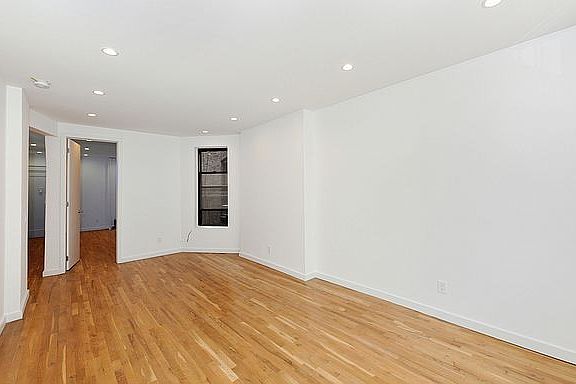 4th image of 192 Avenue Of The Americas APT 5F
