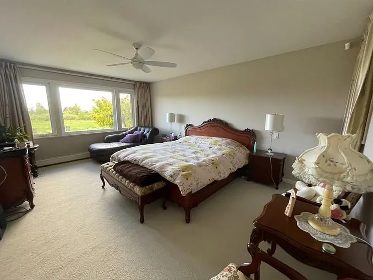 5700 Musgrave Cres — Photo 12