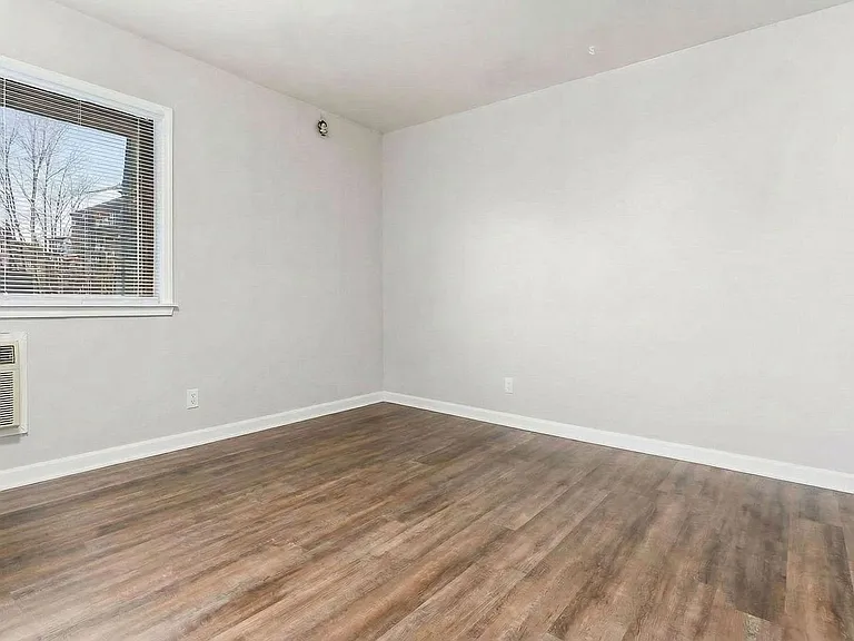 80 W. Lane Avenue — Photo 25