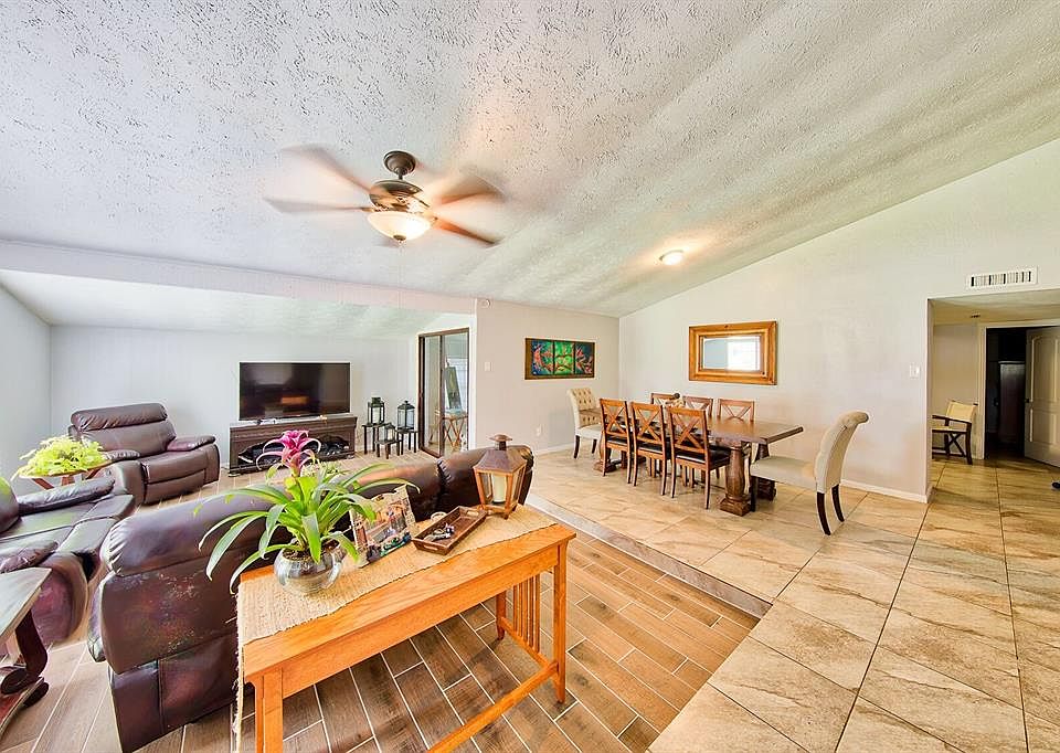 1st image of 14422 Merry Meadow Dr