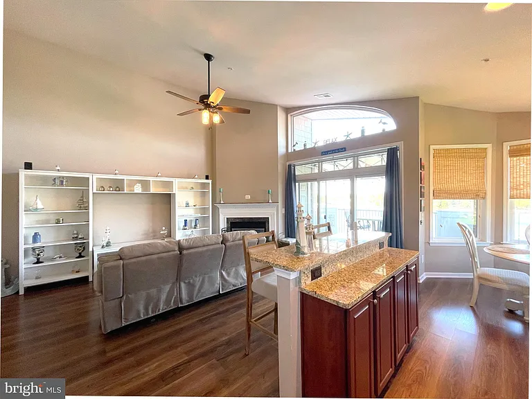 634 Oyster Bay Pl — Photo 7