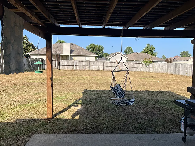 98 Rosebud Cir — Photo 16