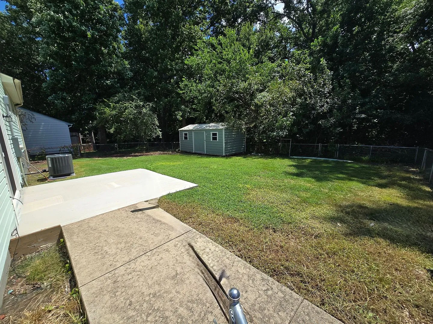 Newly remodeled 4 bedroom home — Photo 2