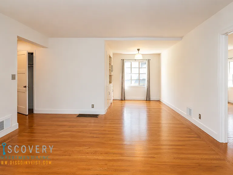 216 Lee St — Photo 9