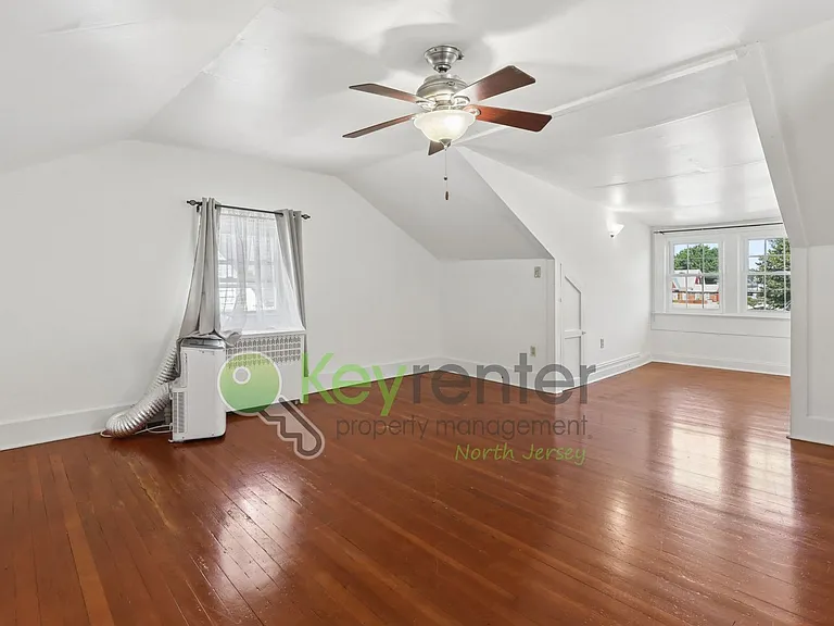 364 Chestnut St — Photo 20