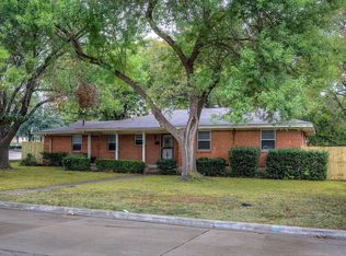 101 Spinner Cir, Desoto, TX 75115