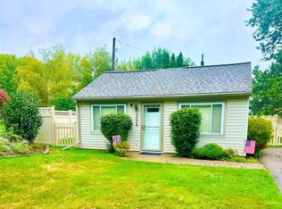 33658 Longwood Dr, Farmington Hills, MI 48335