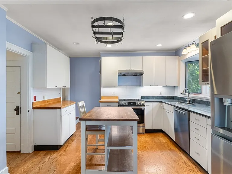 161 Highland Ave — Photo 6