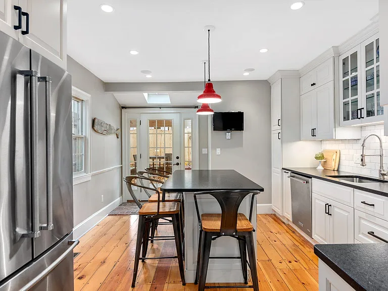 26 Beck St — Photo 8
