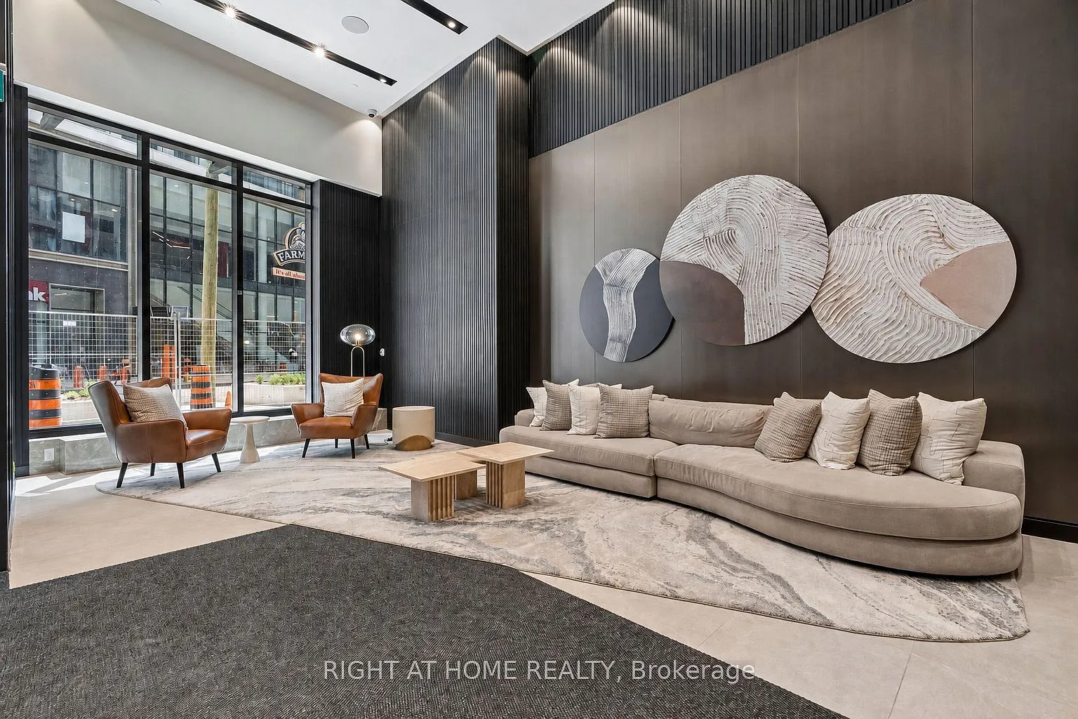 3 bed, $6,500 — Photo 2