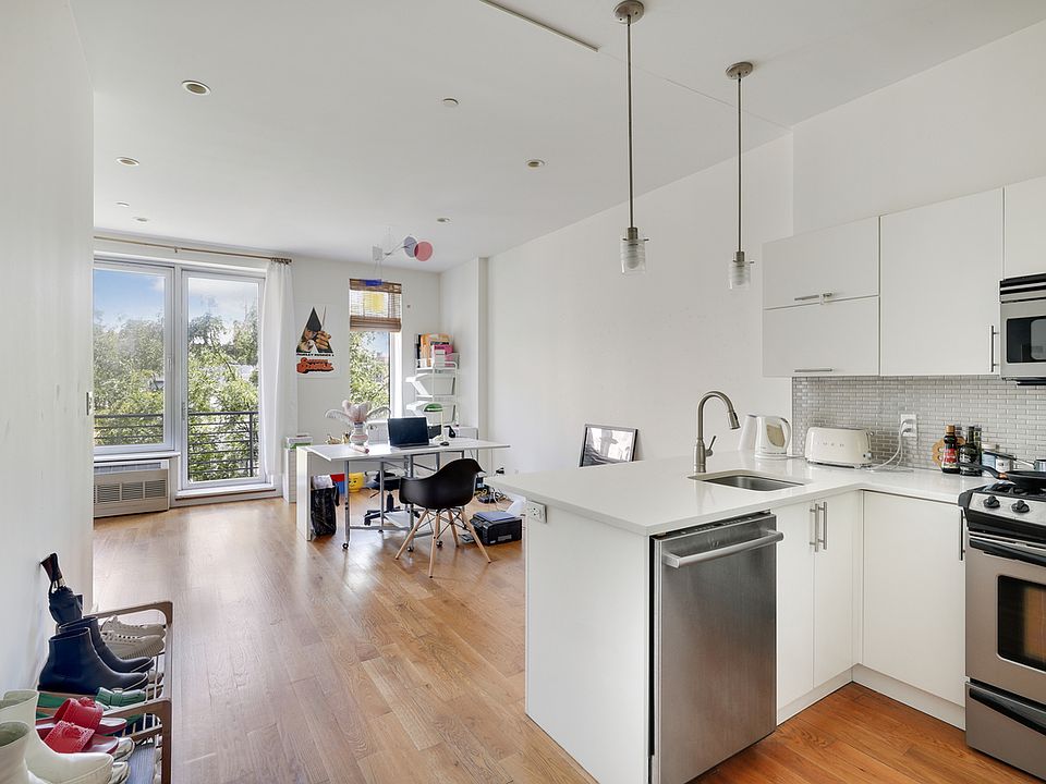 1st image of 582 Marcy Ave APT 3A