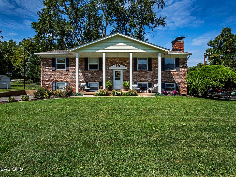 1st image of 701 E Meadecrest Dr