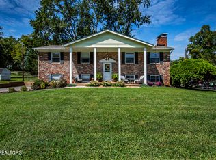 701 E Meadecrest Dr, Knoxville, TN 37923