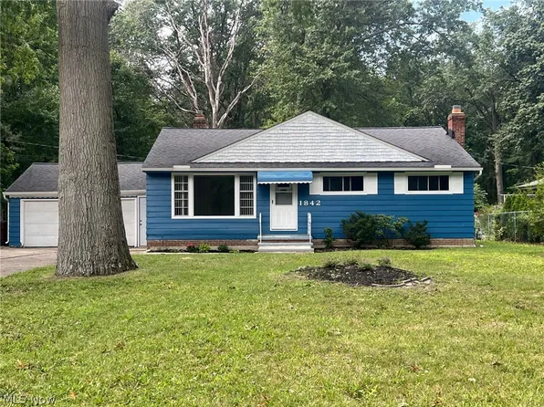 1842 Columbia Rd, Westlake, OH 44145