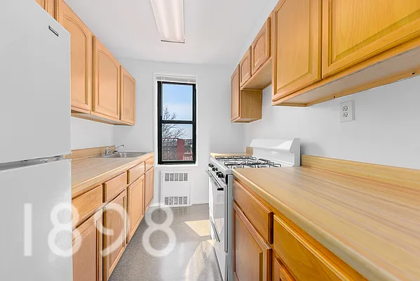 Rented by A&E Real Estate Management | media 4