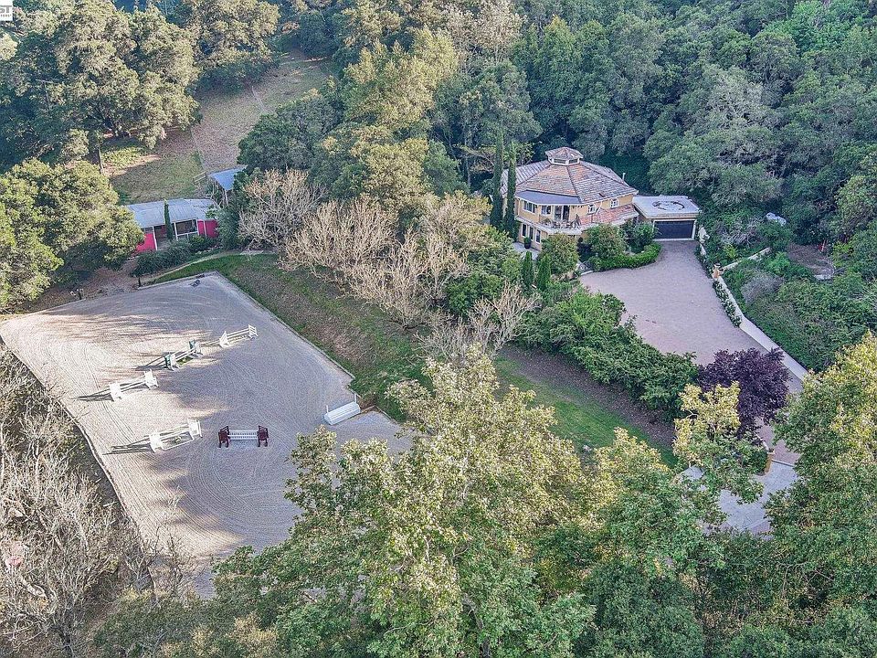 1st image of 35671 Palomares Rd