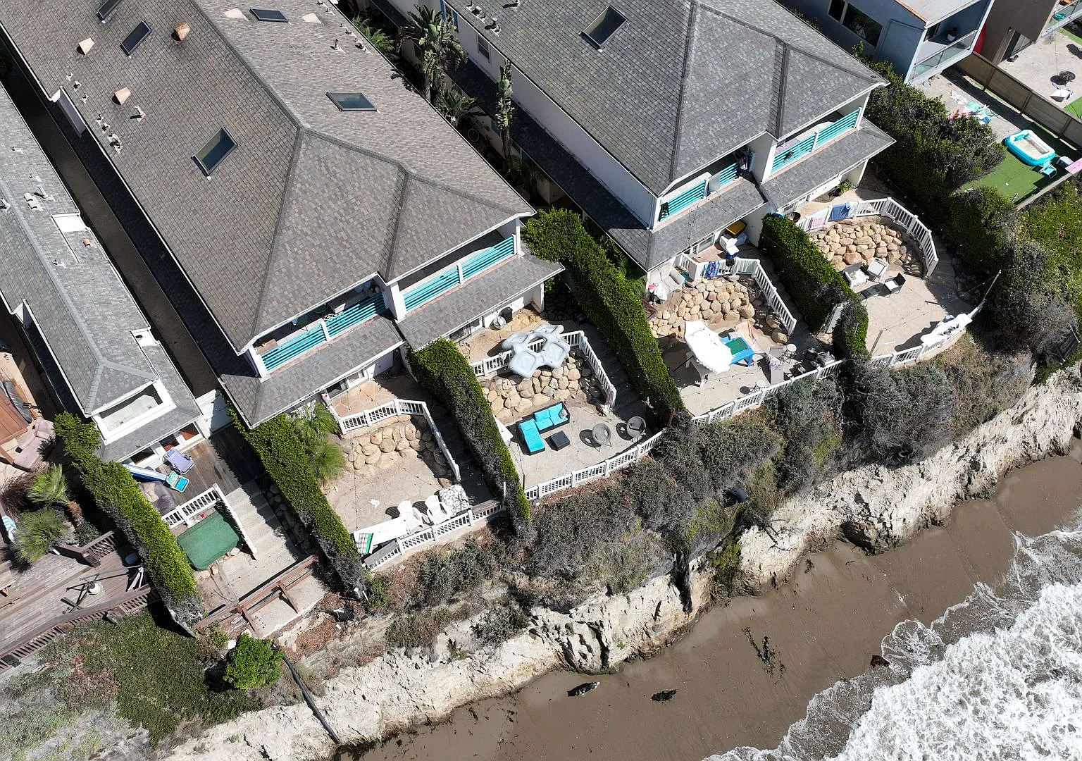 6579 Del Playa — Photo 4