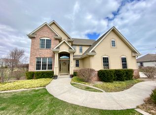 4110 E Redford Dr, Oak Creek, WI 53154