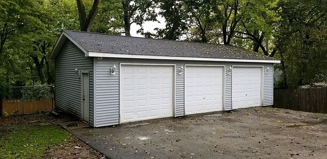2nd image of 152 Forest Ave