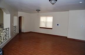 4th image of 425 Country Oaks Dr
