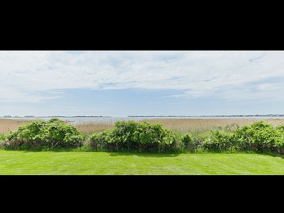 2nd image of 23 Wheaton Way