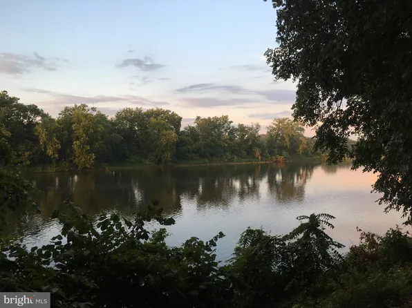 River Rd, Morrisville, PA 19067