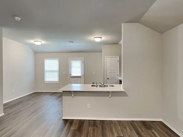 1432 Dustin Dr — Photo 5