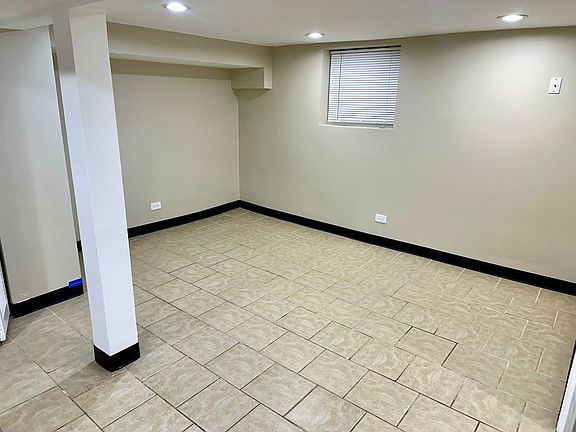 2nd image of 5204 N Ludlam Ave #G