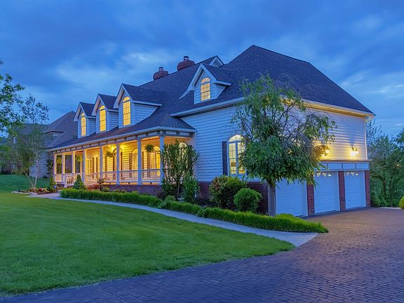 2nd image of 213 Whispering Brook Dr