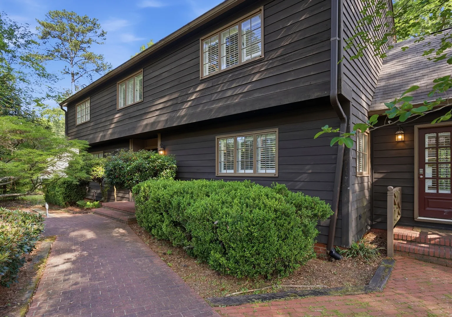 1012 Buckley Dr — Photo 2