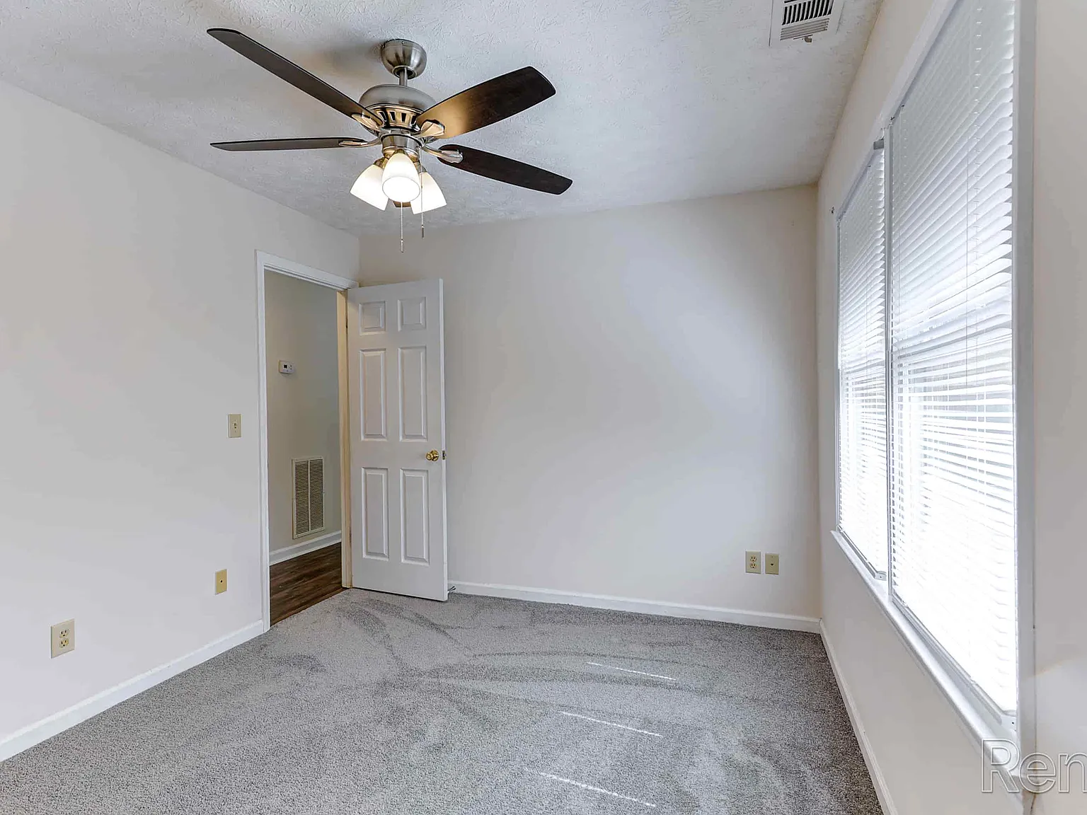 Crown Point Apartments — Photo 3