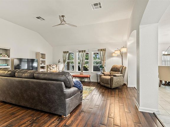 4th image of 131 Dogwood Lane