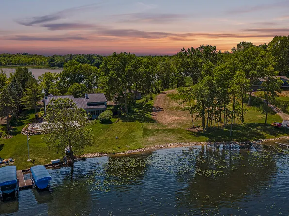 10032 W Gull Lake Dr, Richland, MI 49083