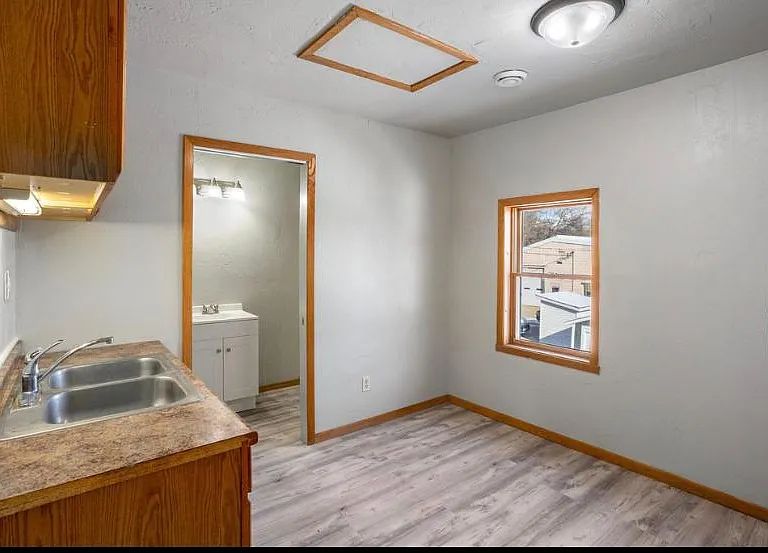 240 Kaukauna St #240.5 — Photo 3