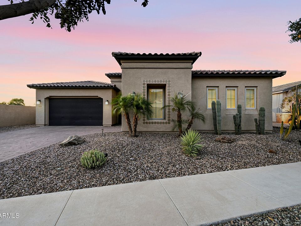 1st image of 3010 E Desert Lane