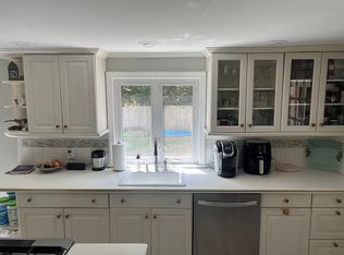 465 Red Chimney Dr, Warwick, RI 02886