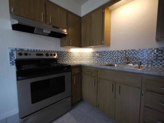 Granite, Glass Backsplash