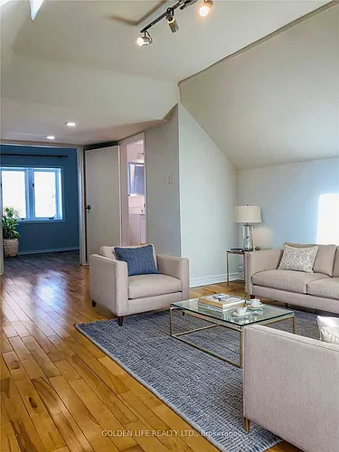 27 Rivercourt Blvd #UPPER Photo 1 27 Rivercourt Blvd #UPPER Photo 1