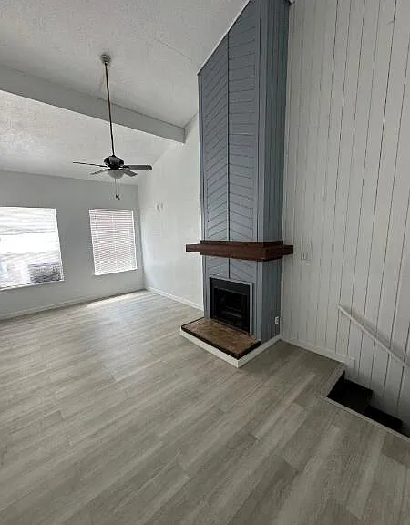 14 Lakeway St — Photo 2