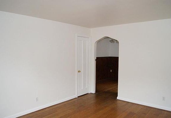 5th image of 4022 Paxton Ave APT C