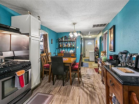 4th image of 2640 Piety St