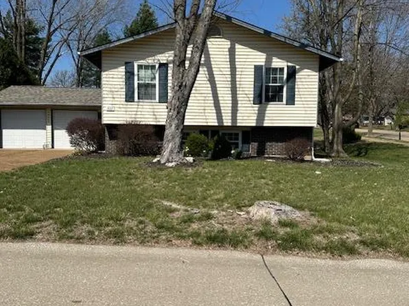 12117 Sage Glen Ct, Maryland Heights, MO 63043