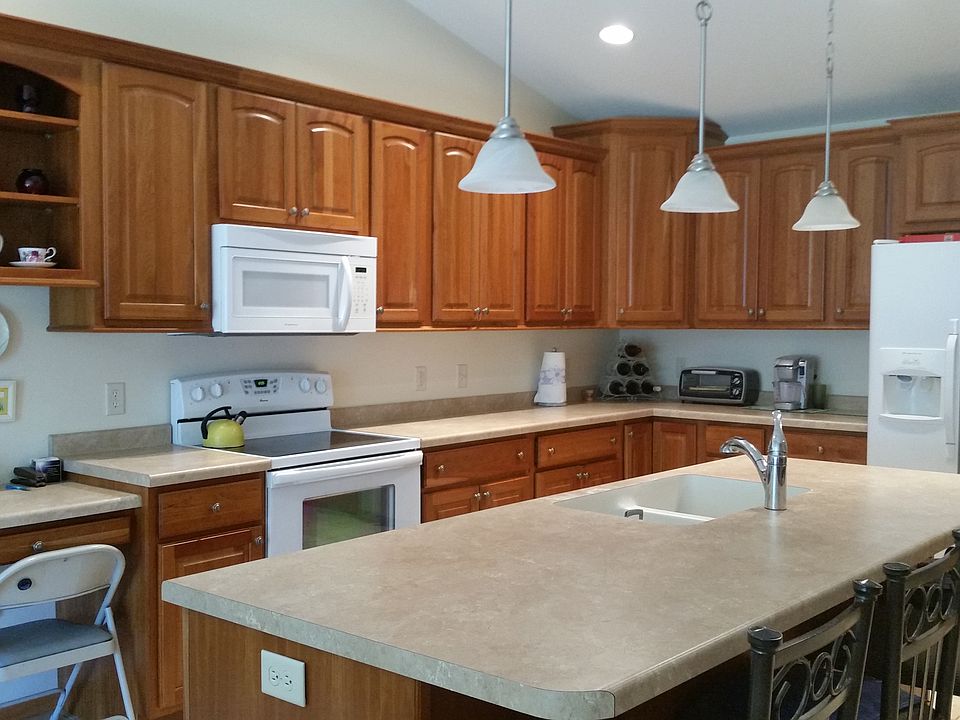2nd image of 1320 E Orchard Beach Ln Unit A