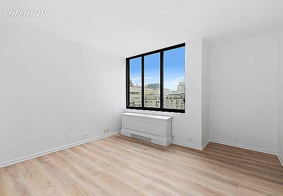 5th image of 200-210 E 65th St #20FG