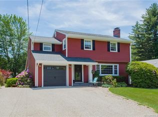 5 W Normandy Dr, West Hartford, CT 06107
