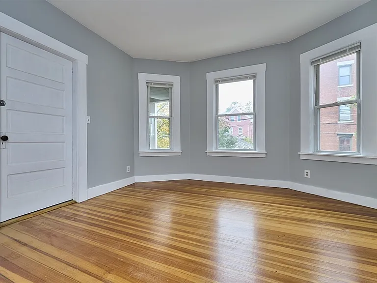 41 Salem St #2L — Photo 8