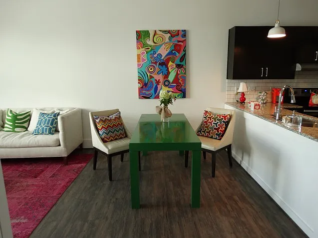 Swallowtail Flats Apartments — Photo 31