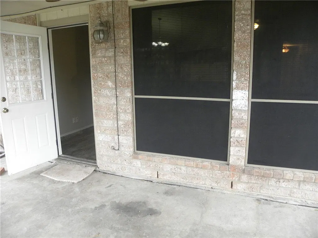 4 bed, 2.0 bath, 1805 sqft, $2,250 — Photo 3