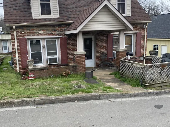 308 W Woodring St, Pulaski, TN 38478